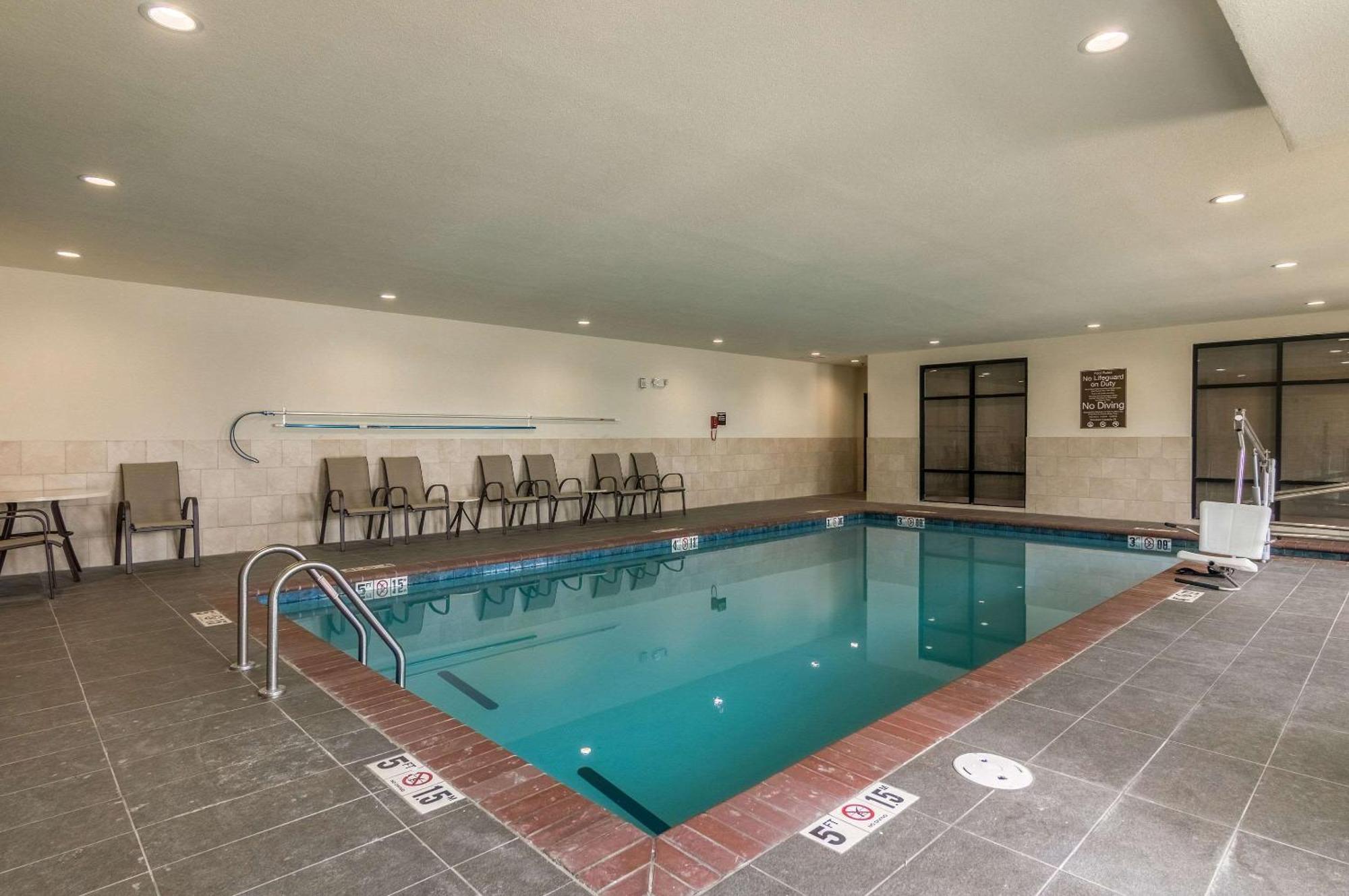 אוקלהומה סיטי Comfort Suites Meridian And I-40 מראה חיצוני תמונה